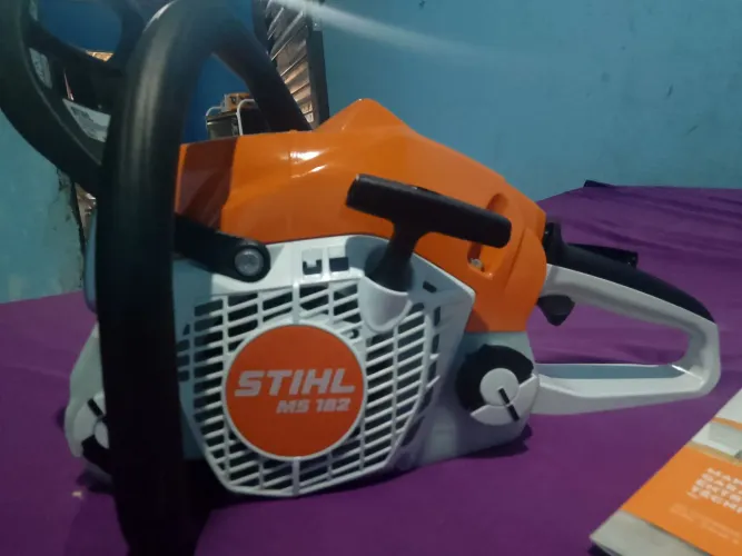 Vendo motor serra novo na caixa.