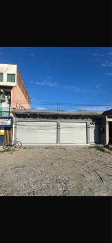 Loja na Amaral Peixoto em frente ao posto de gasolina da fronteira