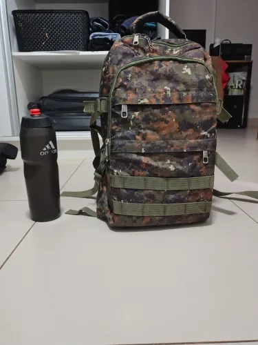 Mochila espaçosa do exercito