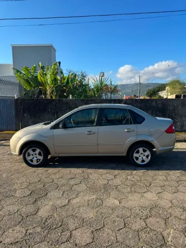 Ford Fiesta Sedan 1.0 8V Flex 4P 2009