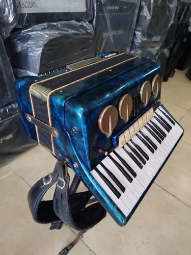 Acordeon Veronese 80 Baixos