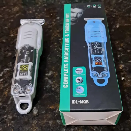 Máquina de Cortar Cabelo e Barba, Sem Fio - Alta Performance, Display LCD e Estilo Premium