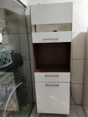 Armário top entrega grátis.