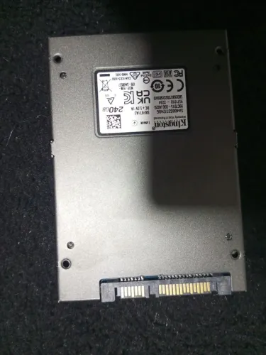 ? SSD Kingston 240GB - R$ 200 cada
