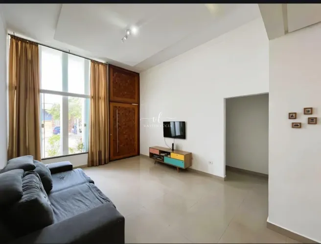 Casa em Condomínio para Venda, Horto Florestal, 3 dormitórios, 1 suíte, 2 banheiros, 2 vag