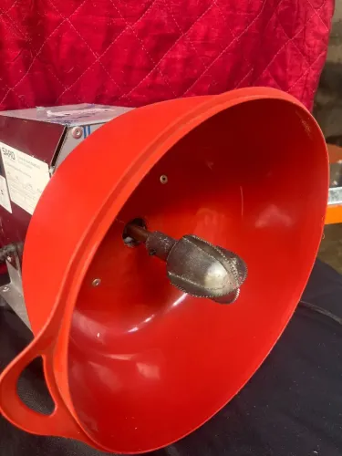 Ralador Raspador de Coco Elétrico Bivolt Saro Inox