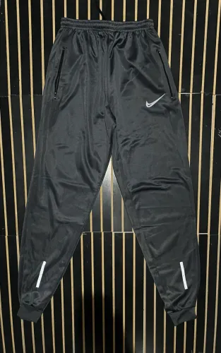 Calça Nike esportiva 