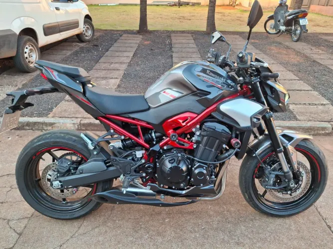 Vendo Kawasaki Z-900 Impecável....