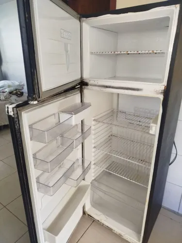 Vendo geladeira em bom estado nos Ingleses