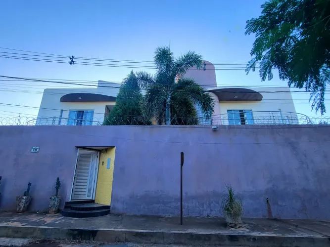 OPORTUNIDADE!!! Lindíssima casa. com área verde maravilhosa