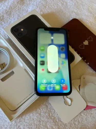 Vendo iPhone 11 Preto 128gb impecável