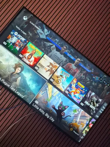 TV SAMSUNG 43 NOVA AINDA COM PELICULA NA TELA ?