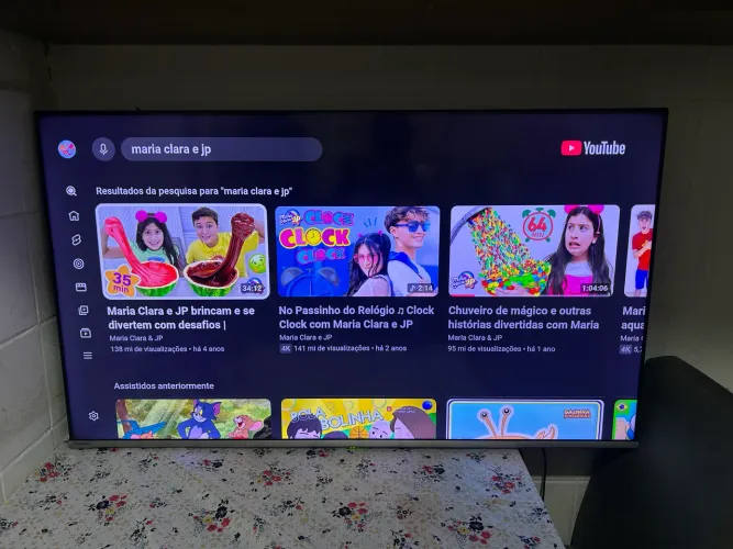 tv 50 smart 4k com comando de vox 