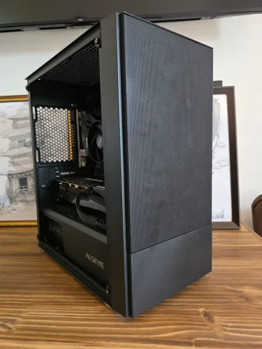 PC Gamer - Ryzen 5 5600GT, RX 7600 8GB, 32GB 3200MHZ, 480 M.2.