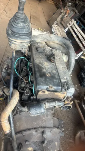 Motor OM 924 para retirada de peças 