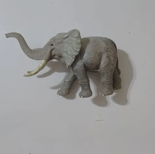 Elefante Africano Realista