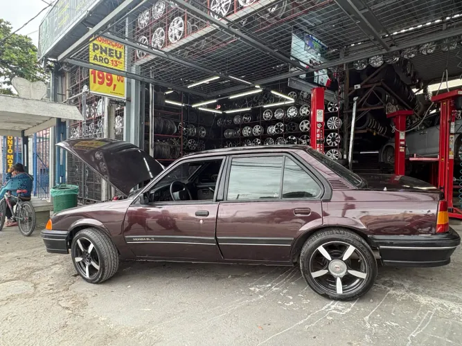 Chevrolet Monza GLS/ Hi-tech 2.0 EFI 2P E 4P (álcool) 1994