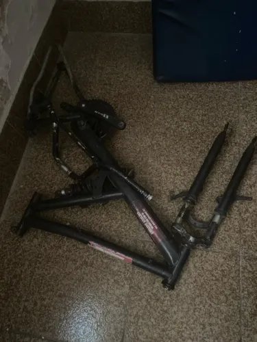 Bike estragada para tirar peças