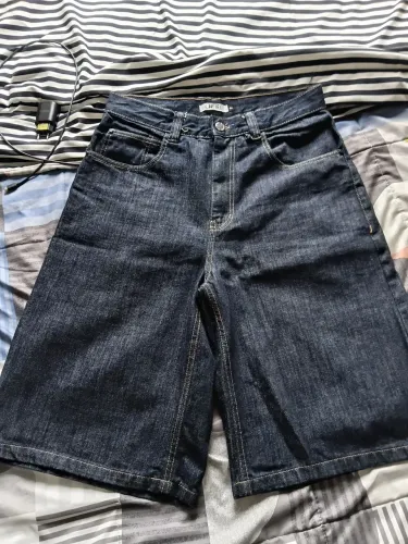 Jorts jeans da cruelty em ótima condição.
