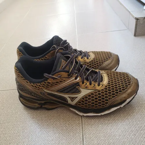 Mizuno Wave Creation 17 Golden Runners Edição Limitada Nº 40 Raro<br><br>