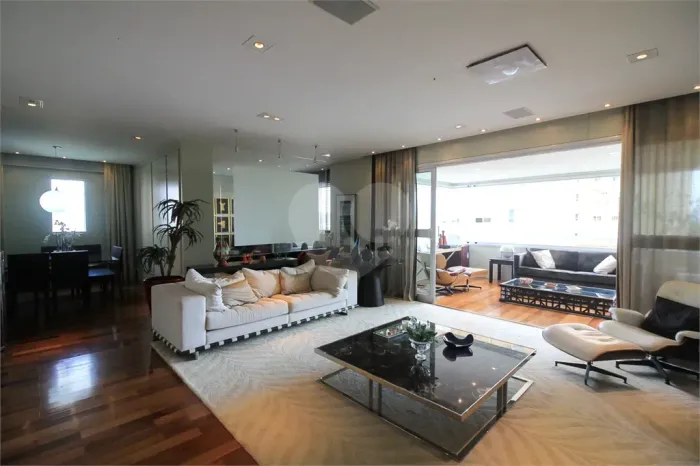 Apartamento de Altíssimo Padrão no Praça Villa Lobos: 1 por andar com vista eterna para o