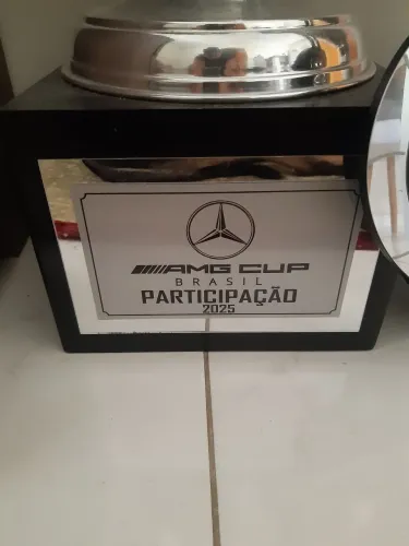 2 Troféus Mercedes original, mais uma medalha!