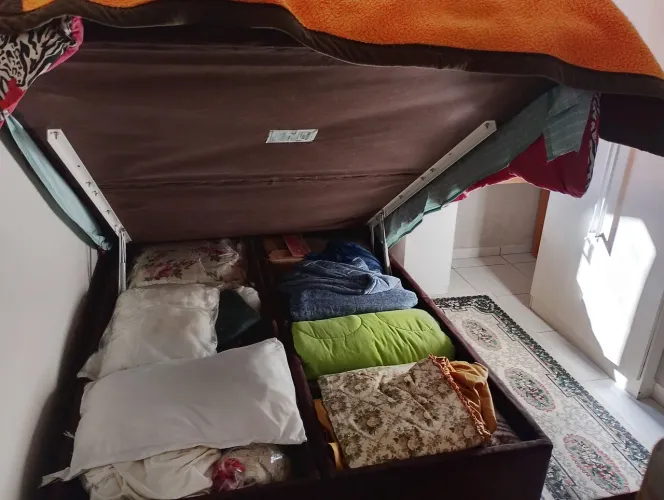 Cama casal box baú, semi nova