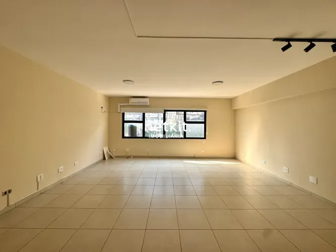 SALA COMERCIAL na ZONA SUL, com Uma Vaga de Garagem!