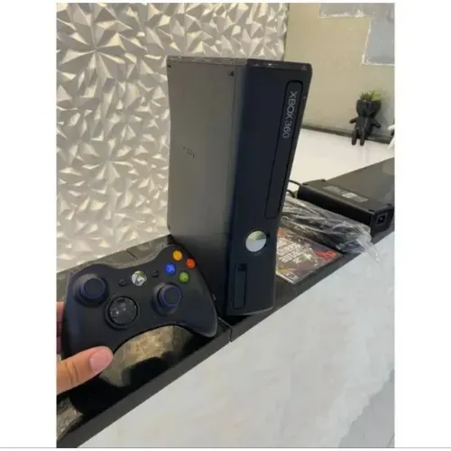 Xbox 360 Slim destravado + Kinect + Controle funcionando perfeitamente