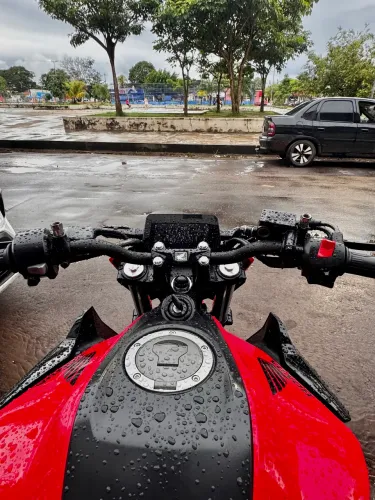 CB 300F 2024 CBS Vermelha - Revisada e Muito Nova