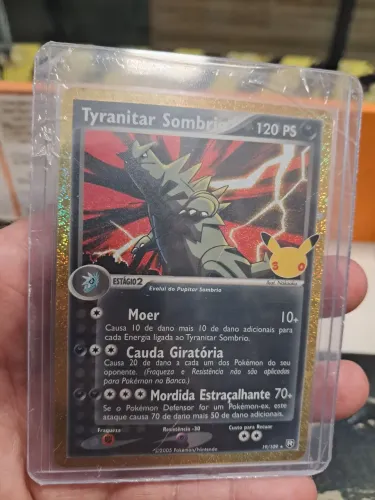 Card Pokémon 30 anos Tyranitar Sombrio