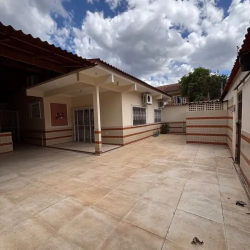 Casa Conjunto Aruanã Compensa 02 suítes
