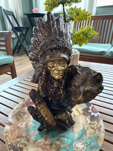 Escultura de Gesso Indio Cherokee 23cm