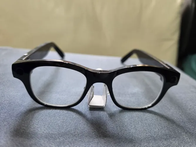 VIVE Eagle Smart Glasses com IA e Câmera