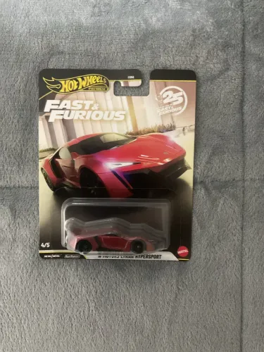 Carrinho Hot Wheels Lykan V&F