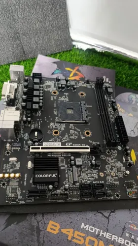 Placa mãe B450M Colorful Só funciona 1 sloot de ram