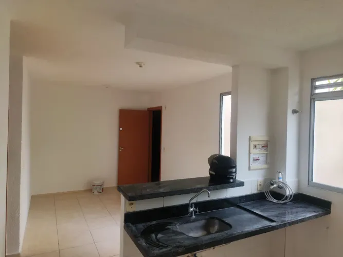 VENDO APARTAMENTO COM QUINTAL - JOCKEY