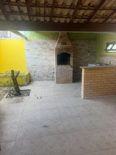 Casa bem localizada lado praia 