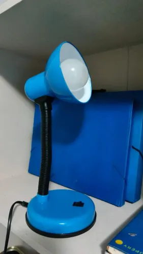 Luminária com base maleável