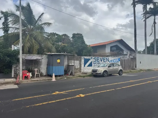 Vende-se Lote na Av. Borborema, Calhau / 800M2