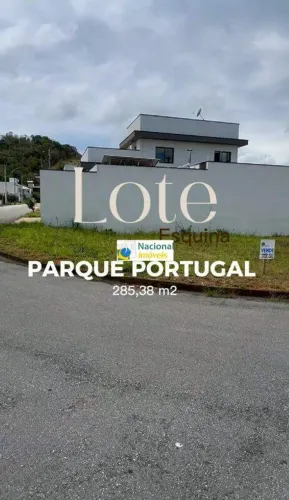 Excelente terreno de esquina no Parque Portugal!