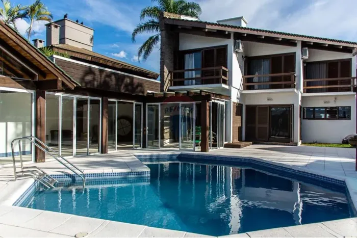 Sobrado de Luxo com Piscina em Eldorado do Sul
