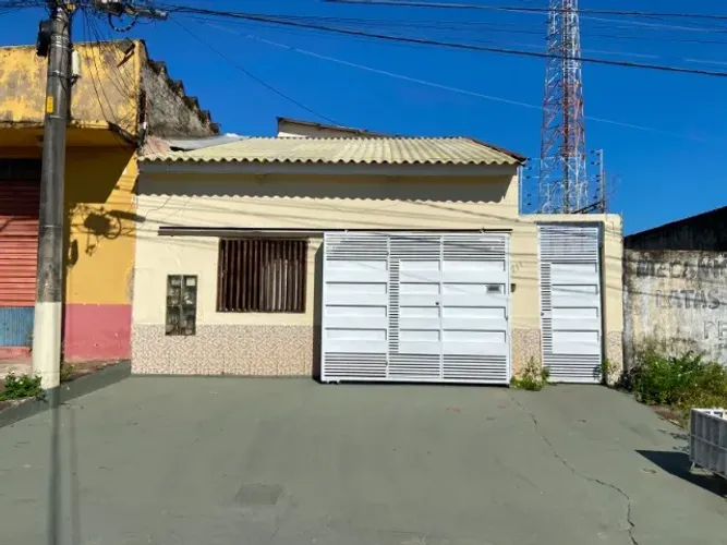 CASA PORTEIRA FECHADA, PRÓXIMA A FACULDADE SÃO LUCAS