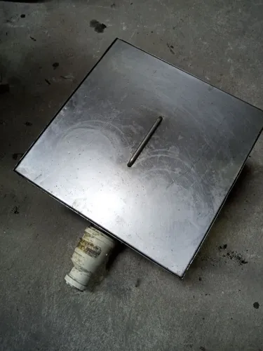 Caixa de gordura externa 40x40x30 . Duas entradas de 40 e uma saida de 40