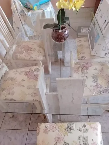 Mesa de jantar.