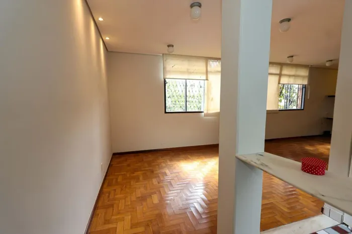 Apartamento à Venda - Vila Paris, 2 Quartos, 85 m2