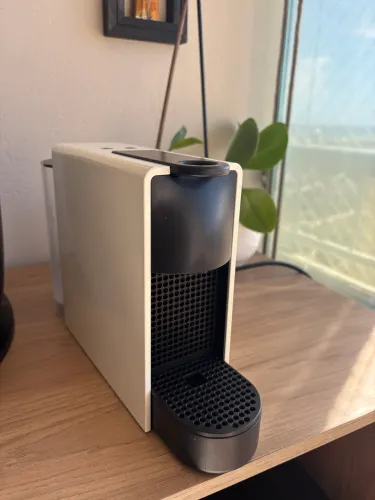 Cafeteira Nespresso Essenza Mini Branca 110V
