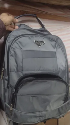 Mochila cinza
