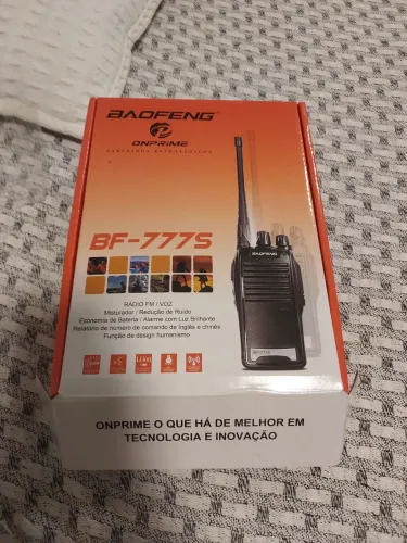 Rádio Walkie Talkie Baofeng (com 2) Junto com Carregador e fone pra falat