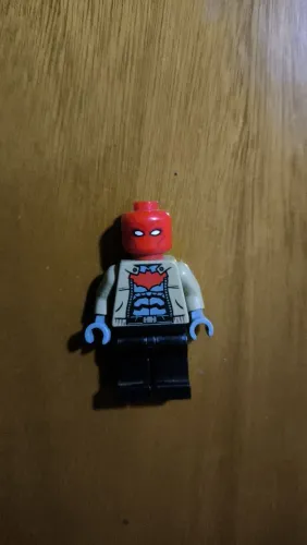 Lego capuz vermelho